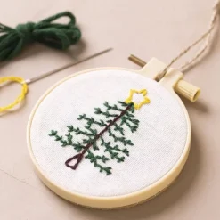 Julpyssel Broderikit, Julgran