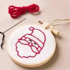 Julpyssel Broderikit, Tomte