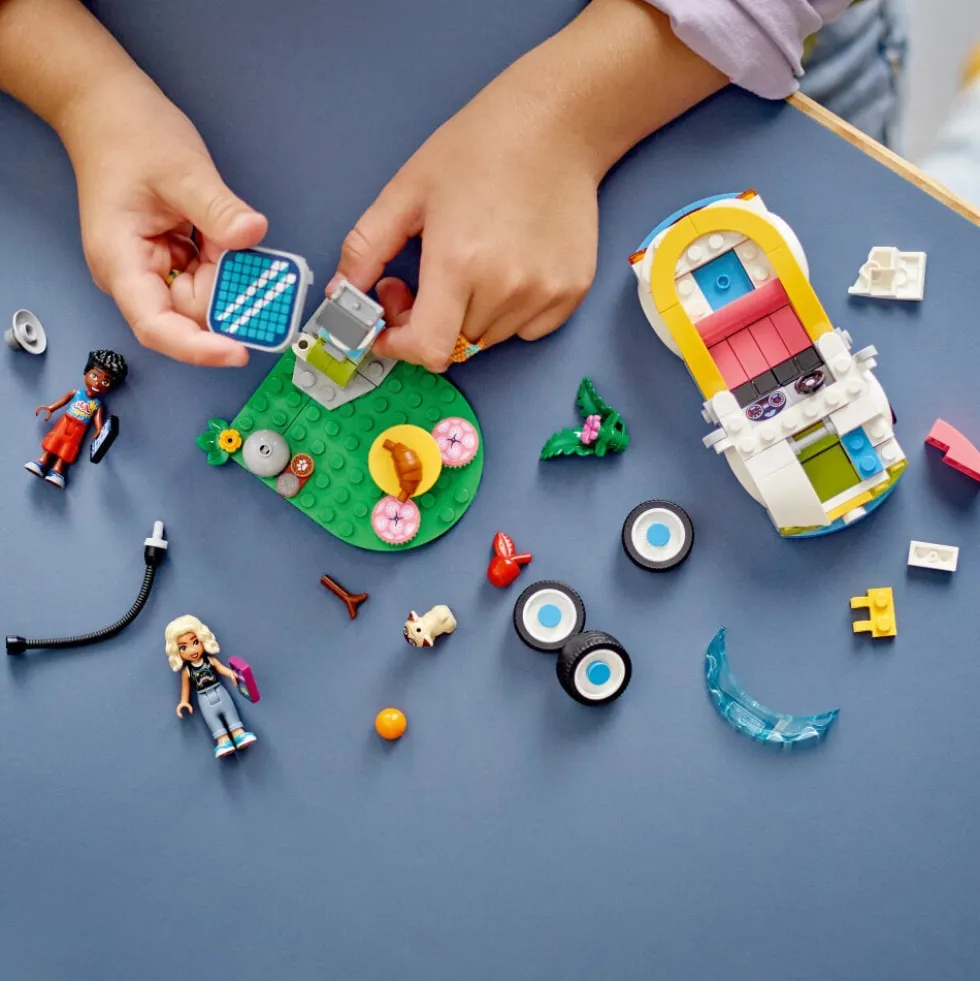 LEGO Friends - Elbil och laddstation 6+