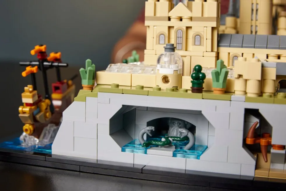LEGO Harry Potter - Hogwarts slott och område 18+