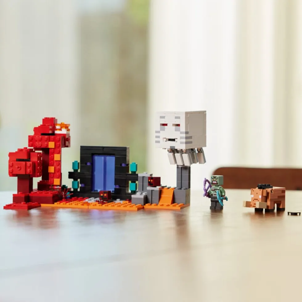 LEGO Minecraft - Attack vid Nether-portalen 8+